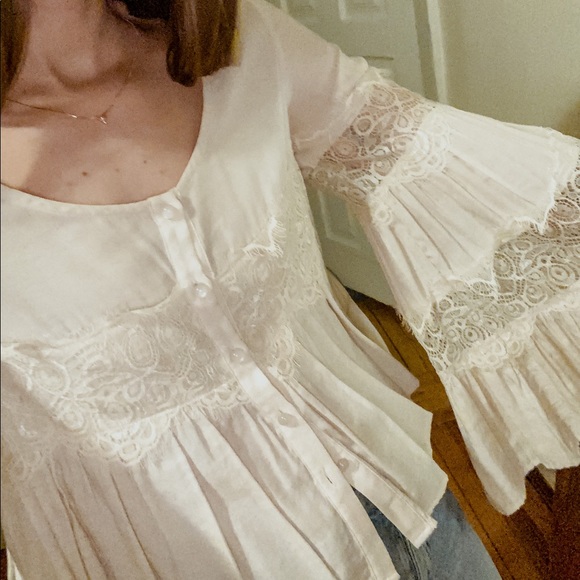 Gypsy Warrior Bell Sleeve Woven Top - Picture 3 of 3